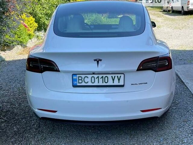Белый Тесла Модель 3, объемом двигателя 0 л и пробегом 63 тыс. км за 25500 $, фото 6 на Automoto.ua