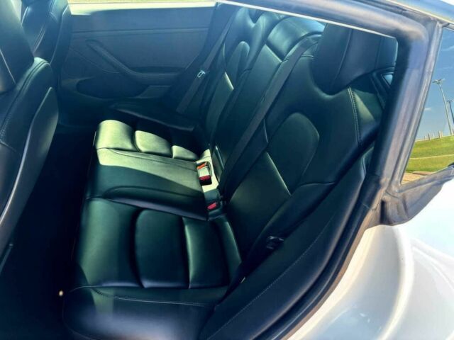 Білий Тесла Модель 3, об'ємом двигуна 0 л та пробігом 15 тис. км за 14200 $, фото 11 на Automoto.ua