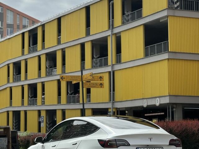 Белый Тесла Модель 3, объемом двигателя 0 л и пробегом 217 тыс. км за 15000 $, фото 6 на Automoto.ua