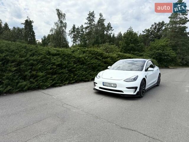 Тесла Модель 3 2021 у Малине на Automoto.ua Білий Тесла Модель 3, об'ємом двигуна 0 л та пробігом 75 тис. км за 24000 $, фото 11 на Automoto.ua
