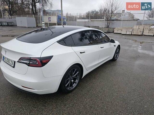 Белый Тесла Модель 3, объемом двигателя 0 л и пробегом 52 тыс. км за 18500 $, фото 4 на Automoto.ua