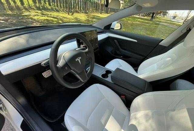 Тесла Модель 3 2021 в Львове на Automoto.ua Белый Тесла Модель 3, объемом двигателя 0 л и пробегом 60 тыс. км за 22500 $, фото 6 на Automoto.ua