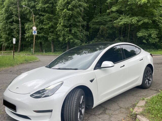 Білий Тесла Модель 3, об'ємом двигуна 0 л та пробігом 64 тис. км за 17500 $, фото 2 на Automoto.ua