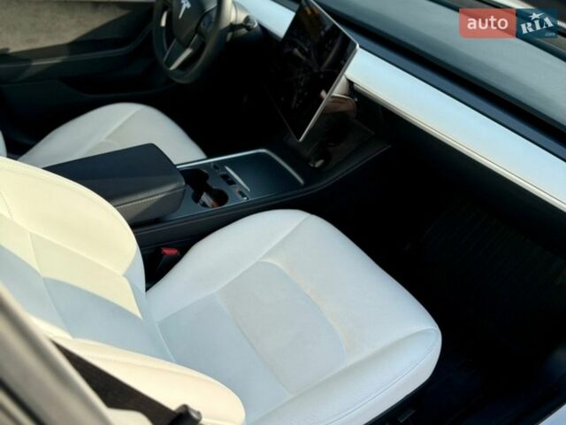 Белый Тесла Модель 3, объемом двигателя 0 л и пробегом 107 тыс. км за 18900 $, фото 18 на Automoto.ua