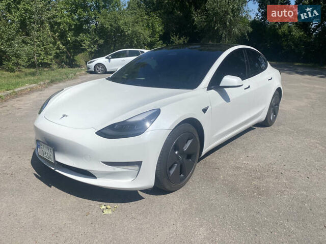 Білий Тесла Модель 3, об'ємом двигуна 0 л та пробігом 44 тис. км за 19000 $, фото 2 на Automoto.ua