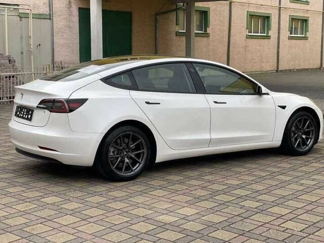 Белый Тесла Модель 3, объемом двигателя 0 л и пробегом 118 тыс. км за 13200 $, фото 5 на Automoto.ua