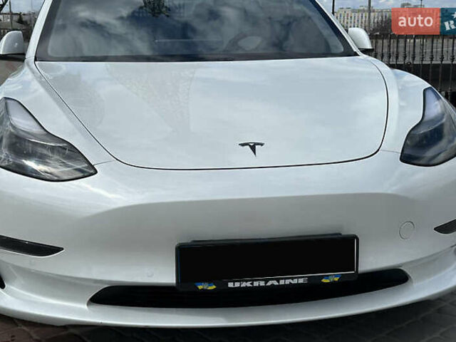 Белый Тесла Модель 3, объемом двигателя 0 л и пробегом 60 тыс. км за 19300 $, фото 2 на Automoto.ua