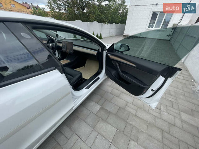 Білий Тесла Модель 3, об'ємом двигуна 0 л та пробігом 78 тис. км за 17200 $, фото 3 на Automoto.ua