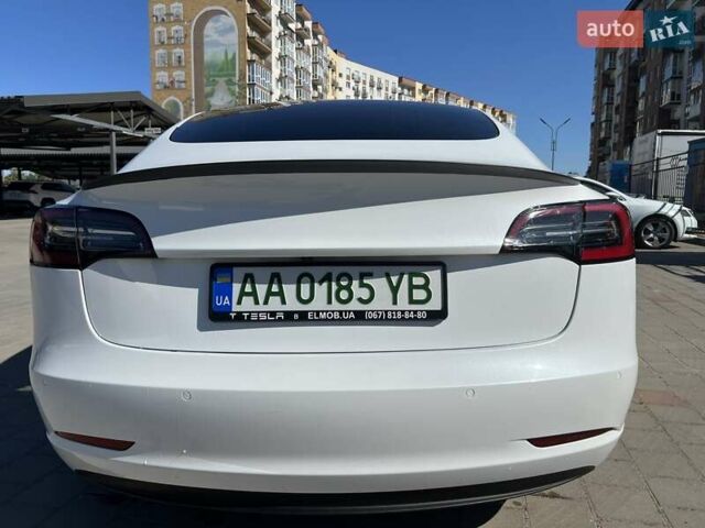 Білий Тесла Модель 3, об'ємом двигуна 0 л та пробігом 68 тис. км за 25500 $, фото 45 на Automoto.ua