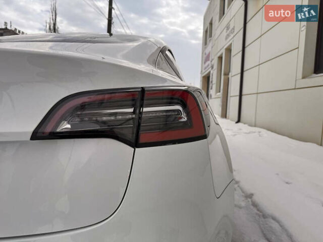 Білий Тесла Модель 3, об'ємом двигуна 0 л та пробігом 205 тис. км за 17500 $, фото 11 на Automoto.ua