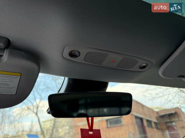 Белый Тесла Модель 3, объемом двигателя 0 л и пробегом 37 тыс. км за 19999 $, фото 117 на Automoto.ua