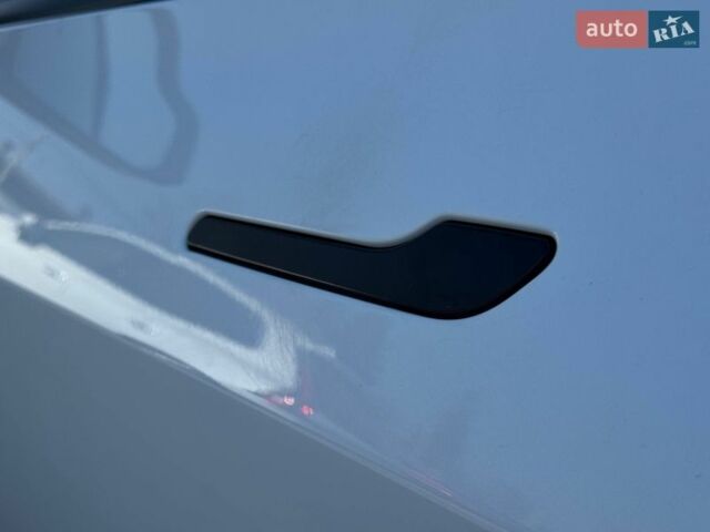 Білий Тесла Модель 3, об'ємом двигуна 0 л та пробігом 185 тис. км за 16500 $, фото 24 на Automoto.ua