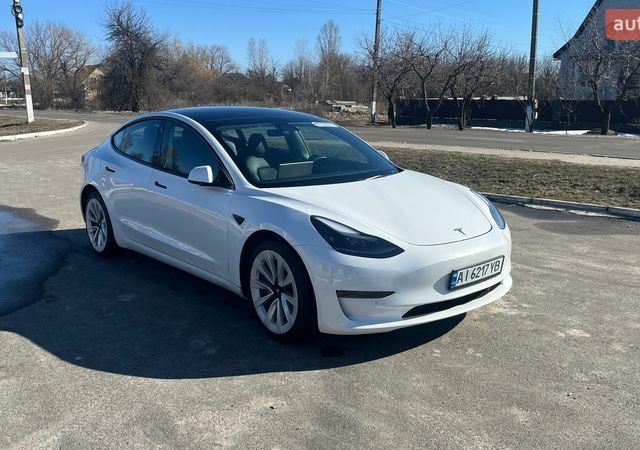 Белый Тесла Модель 3, объемом двигателя 0 л и пробегом 168 тыс. км за 17500 $, фото 3 на Automoto.ua