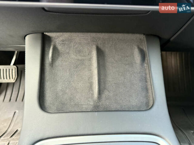 Белый Тесла Модель 3, объемом двигателя 0 л и пробегом 37 тыс. км за 19999 $, фото 112 на Automoto.ua