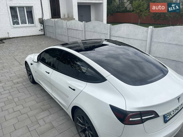 Белый Тесла Модель 3, объемом двигателя 0 л и пробегом 73 тыс. км за 19100 $, фото 13 на Automoto.ua