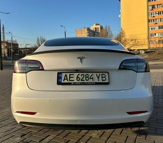 Білий Тесла Модель 3, об'ємом двигуна 0 л та пробігом 70 тис. км за 24000 $, фото 10 на Automoto.ua