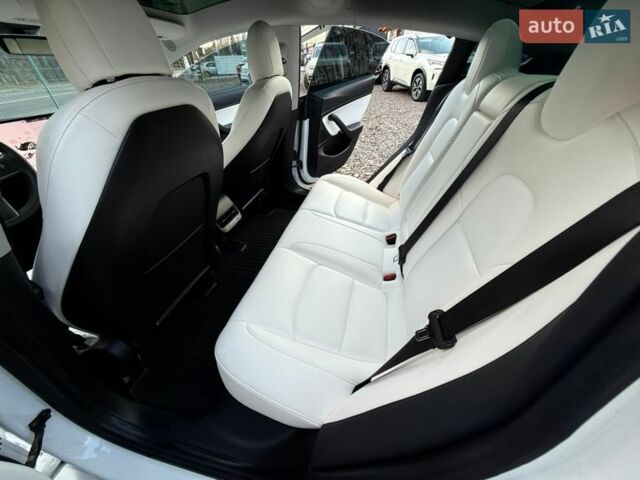 Білий Тесла Модель 3, об'ємом двигуна 0 л та пробігом 100 тис. км за 20799 $, фото 22 на Automoto.ua