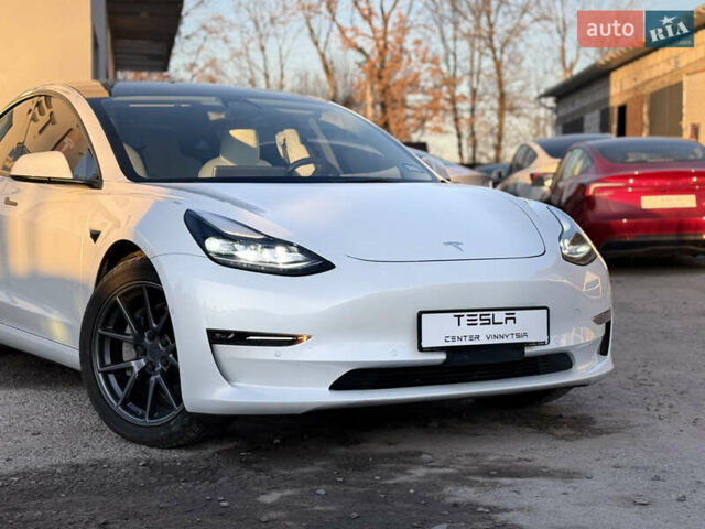 Білий Тесла Модель 3, об'ємом двигуна 0 л та пробігом 82 тис. км за 21600 $, фото 6 на Automoto.ua