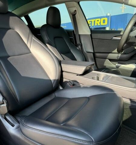 Білий Тесла Модель 3, об'ємом двигуна 0 л та пробігом 63 тис. км за 22000 $, фото 15 на Automoto.ua