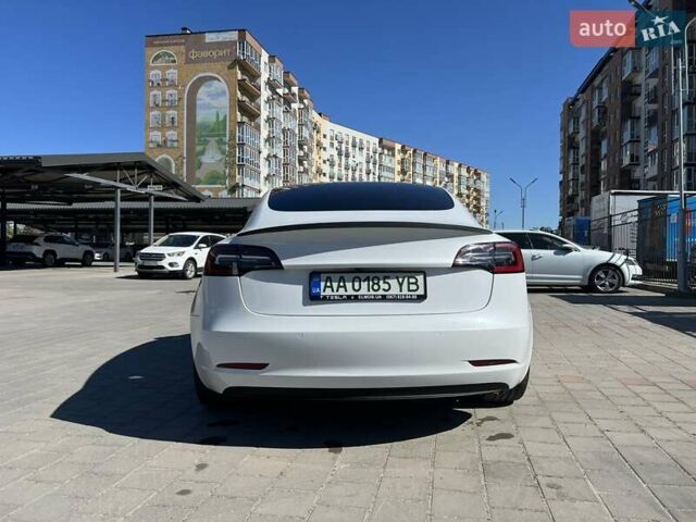 Білий Тесла Модель 3, об'ємом двигуна 0 л та пробігом 68 тис. км за 25500 $, фото 17 на Automoto.ua