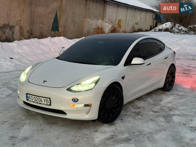 Белый Тесла Модель 3, объемом двигателя 0 л и пробегом 100 тыс. км за 21500 $, фото 4 на Automoto.ua