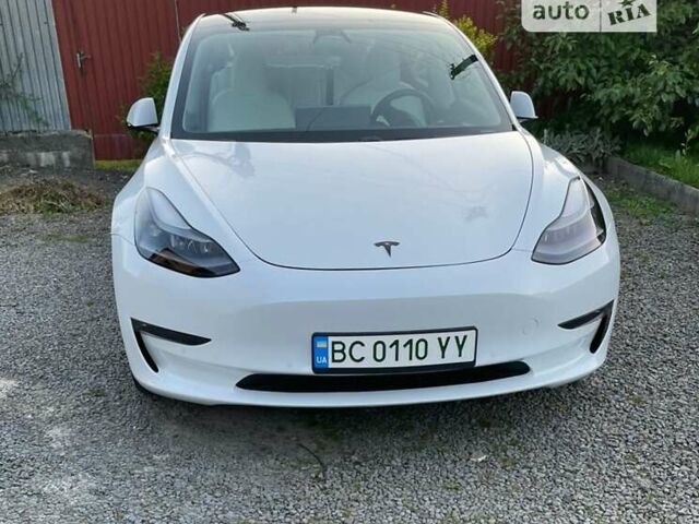 Белый Тесла Модель 3, объемом двигателя 0 л и пробегом 63 тыс. км за 25500 $, фото 2 на Automoto.ua
