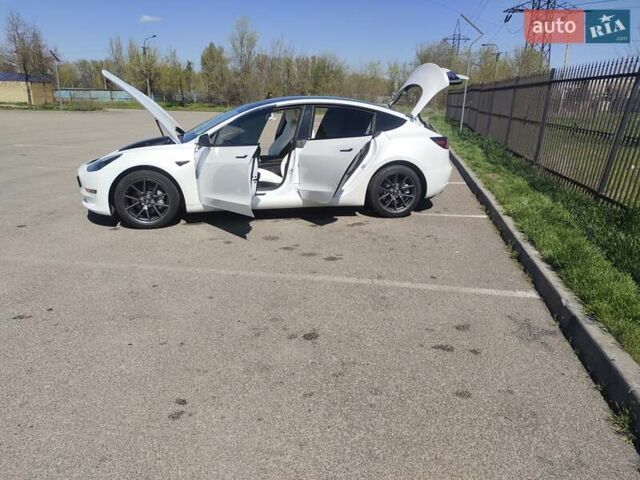 Білий Тесла Модель 3, об'ємом двигуна 0 л та пробігом 86 тис. км за 19500 $, фото 5 на Automoto.ua