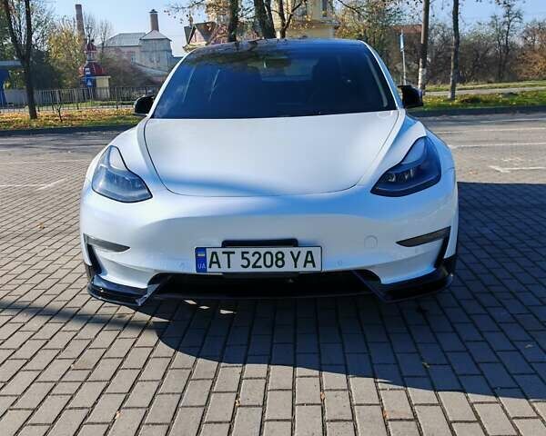 Білий Тесла Модель 3, об'ємом двигуна 0 л та пробігом 70 тис. км за 23500 $, фото 8 на Automoto.ua