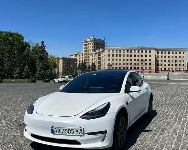Белый Тесла Модель 3, объемом двигателя 0 л и пробегом 167 тыс. км за 18900 $, фото 2 на Automoto.ua