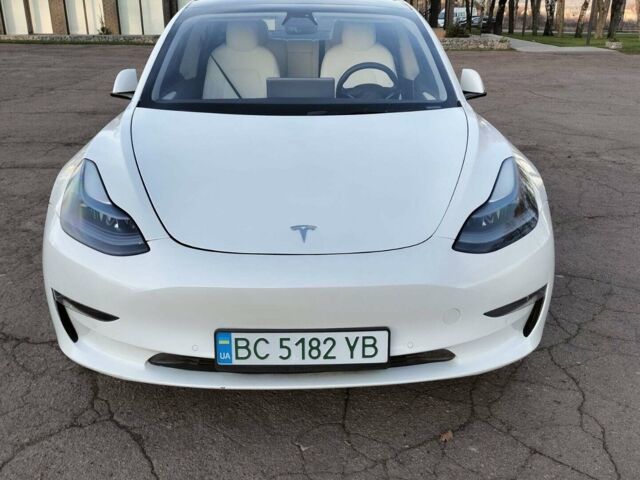 Белый Тесла Модель 3, объемом двигателя 0 л и пробегом 99 тыс. км за 21500 $, фото 8 на Automoto.ua