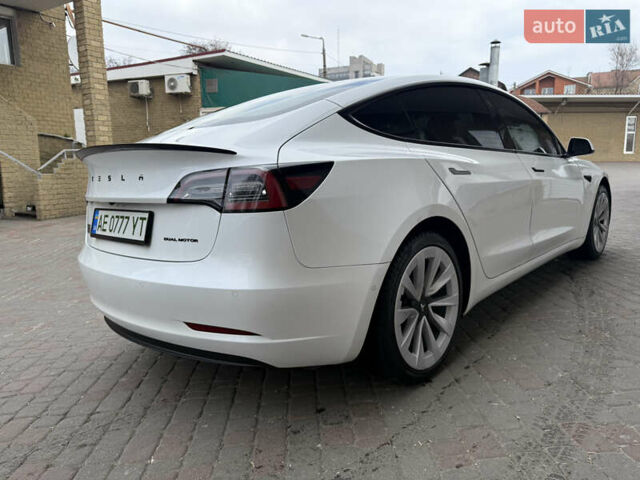 Білий Тесла Модель 3, об'ємом двигуна 0 л та пробігом 47 тис. км за 19700 $, фото 5 на Automoto.ua