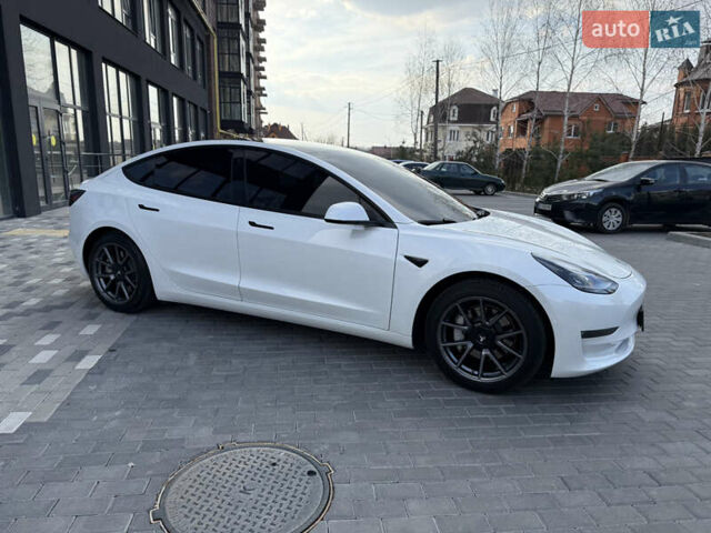 Белый Тесла Модель 3, объемом двигателя 0 л и пробегом 37 тыс. км за 19999 $, фото 65 на Automoto.ua