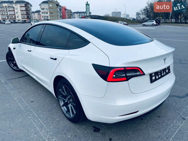 Білий Тесла Модель 3, об'ємом двигуна 0 л та пробігом 54 тис. км за 18100 $, фото 6 на Automoto.ua