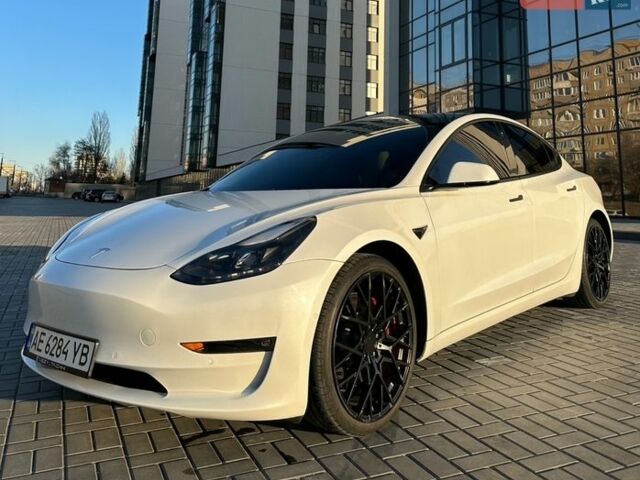 Білий Тесла Модель 3, об'ємом двигуна 0 л та пробігом 70 тис. км за 24000 $, фото 1 на Automoto.ua