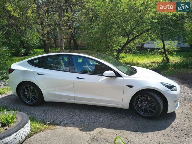 Белый Тесла Модель 3, объемом двигателя 0 л и пробегом 67 тыс. км за 19500 $, фото 4 на Automoto.ua