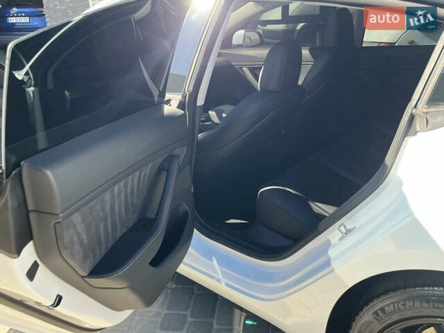 Белый Тесла Модель 3, объемом двигателя 0 л и пробегом 39 тыс. км за 21100 $, фото 23 на Automoto.ua