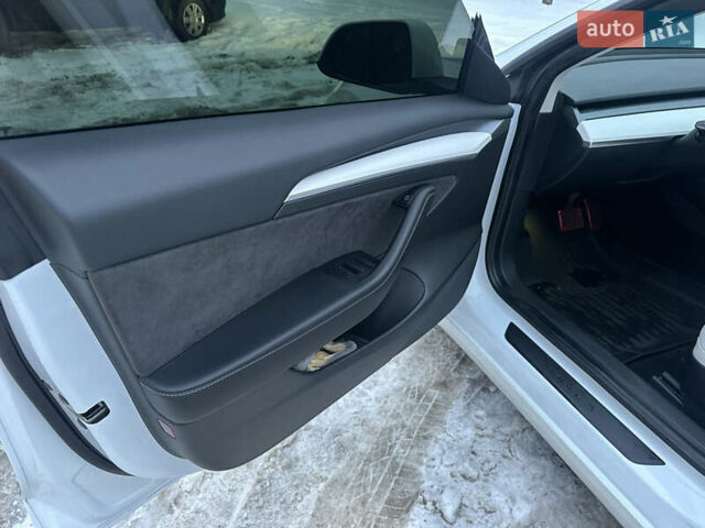 Білий Тесла Модель 3, об'ємом двигуна 0 л та пробігом 78 тис. км за 27700 $, фото 23 на Automoto.ua