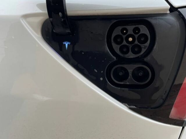 Белый Тесла Модель 3, объемом двигателя 0 л и пробегом 146 тыс. км за 19000 $, фото 5 на Automoto.ua