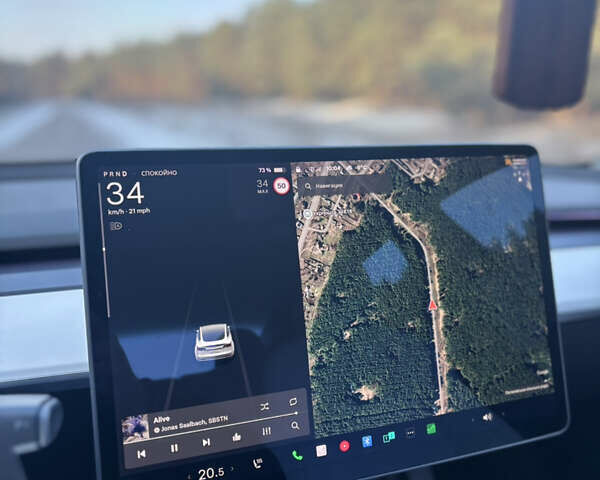 Білий Тесла Модель 3, об'ємом двигуна 0 л та пробігом 106 тис. км за 18900 $, фото 13 на Automoto.ua