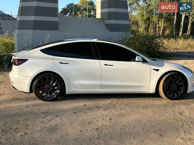 Белый Тесла Модель 3, объемом двигателя 0 л и пробегом 90 тыс. км за 22699 $, фото 12 на Automoto.ua