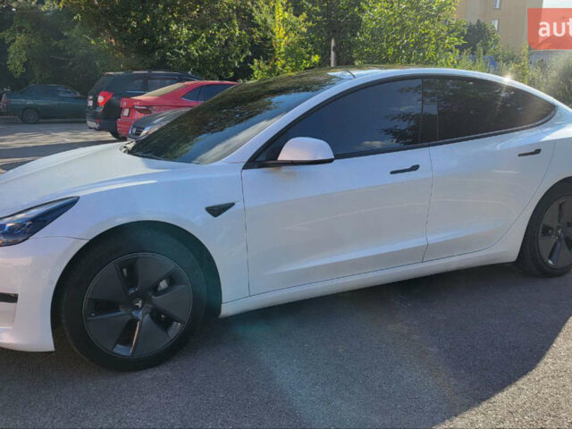 Білий Тесла Модель 3, об'ємом двигуна 0 л та пробігом 107 тис. км за 18800 $, фото 12 на Automoto.ua