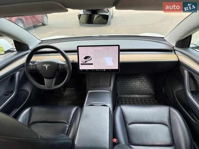 Білий Тесла Модель 3, об'ємом двигуна 0 л та пробігом 107 тис. км за 15450 $, фото 3 на Automoto.ua
