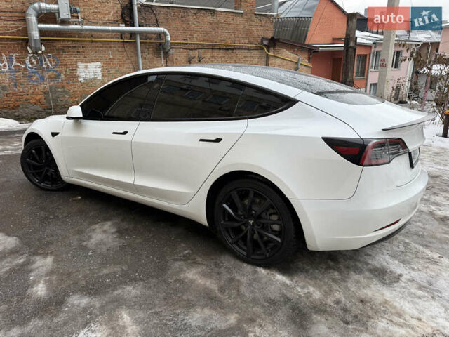 Білий Тесла Модель 3, об'ємом двигуна 0 л та пробігом 64 тис. км за 19900 $, фото 15 на Automoto.ua