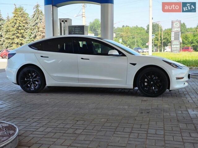 Белый Тесла Модель 3, объемом двигателя 0 л и пробегом 19 тыс. км за 21500 $, фото 15 на Automoto.ua