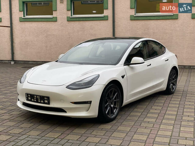 Белый Тесла Модель 3, объемом двигателя 0 л и пробегом 34 тыс. км за 18000 $, фото 11 на Automoto.ua