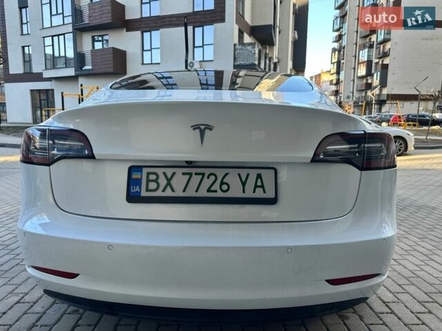 Белый Тесла Модель 3, объемом двигателя 0 л и пробегом 117 тыс. км за 18888 $, фото 9 на Automoto.ua