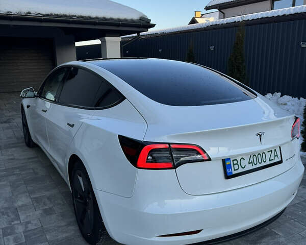 Белый Тесла Модель 3, объемом двигателя 0 л и пробегом 53 тыс. км за 21500 $, фото 5 на Automoto.ua