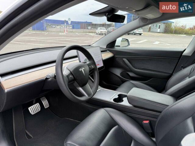 Белый Тесла Модель 3, объемом двигателя 0 л и пробегом 132 тыс. км за 23450 $, фото 21 на Automoto.ua