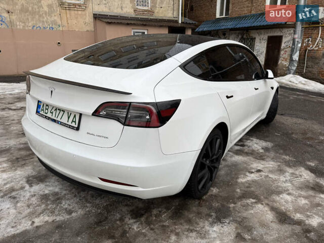 Білий Тесла Модель 3, об'ємом двигуна 0 л та пробігом 64 тис. км за 19900 $, фото 3 на Automoto.ua