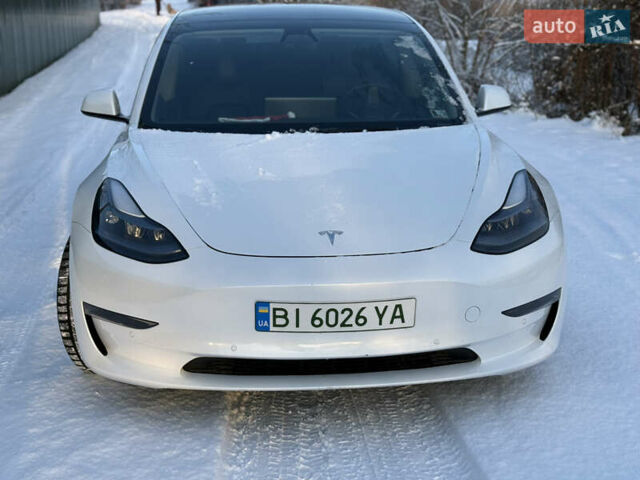 Белый Тесла Модель 3, объемом двигателя 0 л и пробегом 124 тыс. км за 19000 $, фото 2 на Automoto.ua
